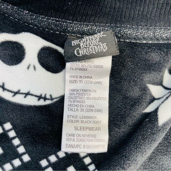 Disney Black and White Pajama Top nightmare before Christmas - Picture 12 of 12